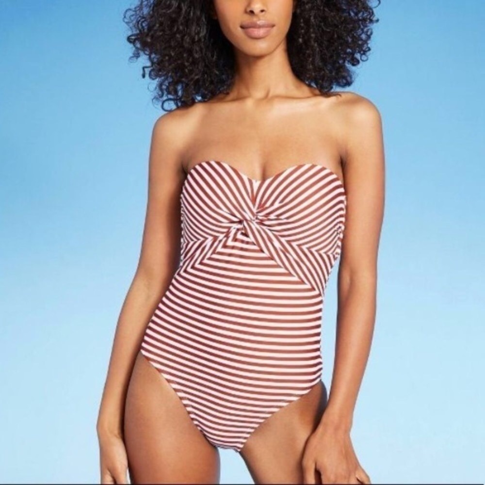 Kona Sol Twist Bandeau Medium Coverage One Piece Swimsuit?.